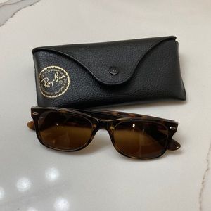 Tortoise Shell Ray-ban wayfarer